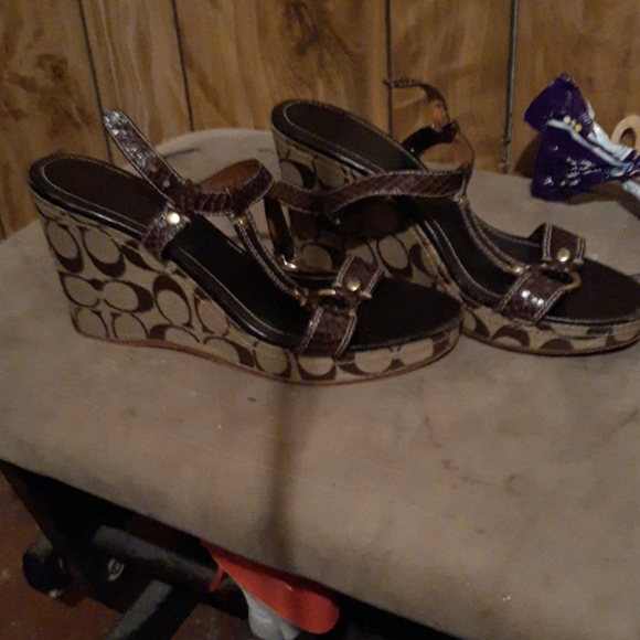 Coach sandals - Picture 2 of 3